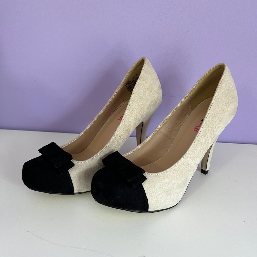 Karola Black-Toe Cream Suede Pump in Size 6.5 *Never Worn*
